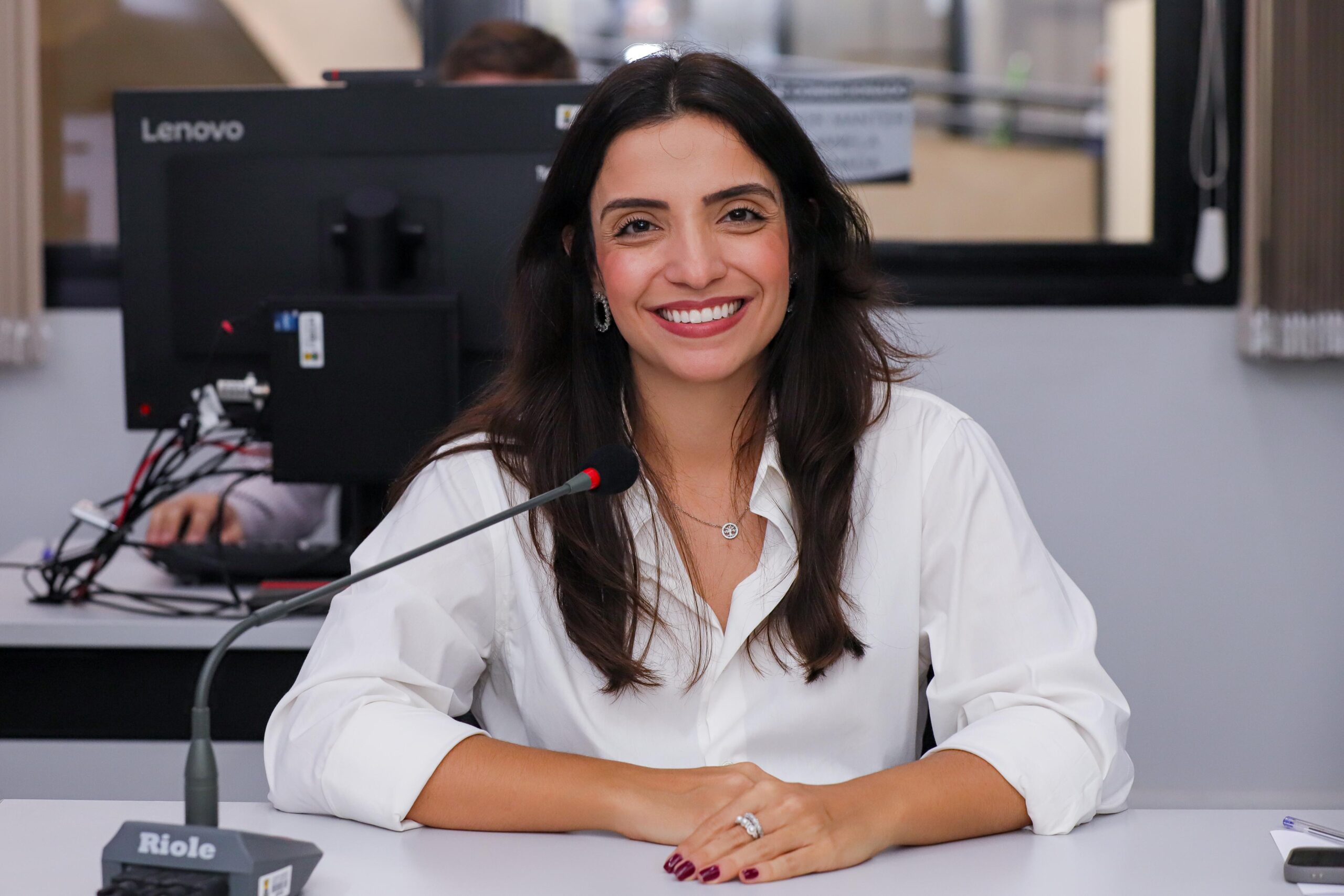 Marcela Trópia oficializa pré-candidatura a deputada estadual